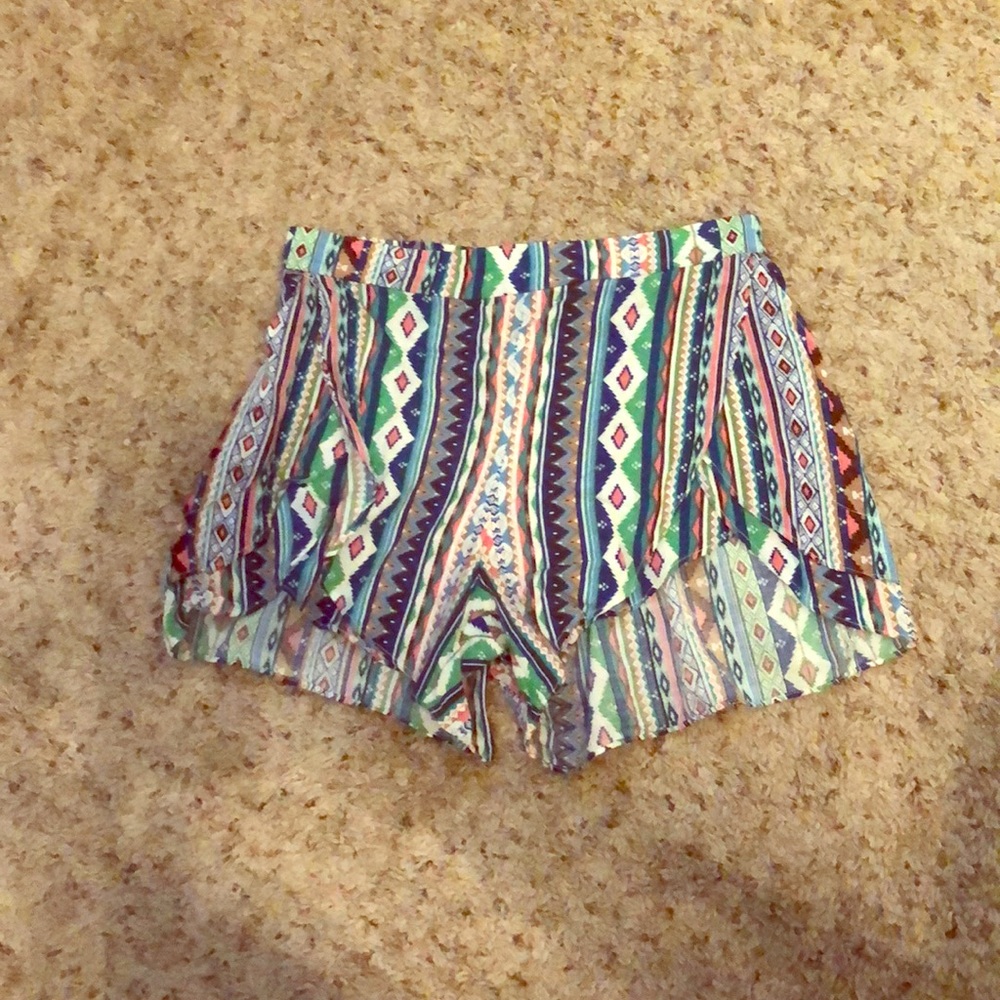 Printed shorts with pockets